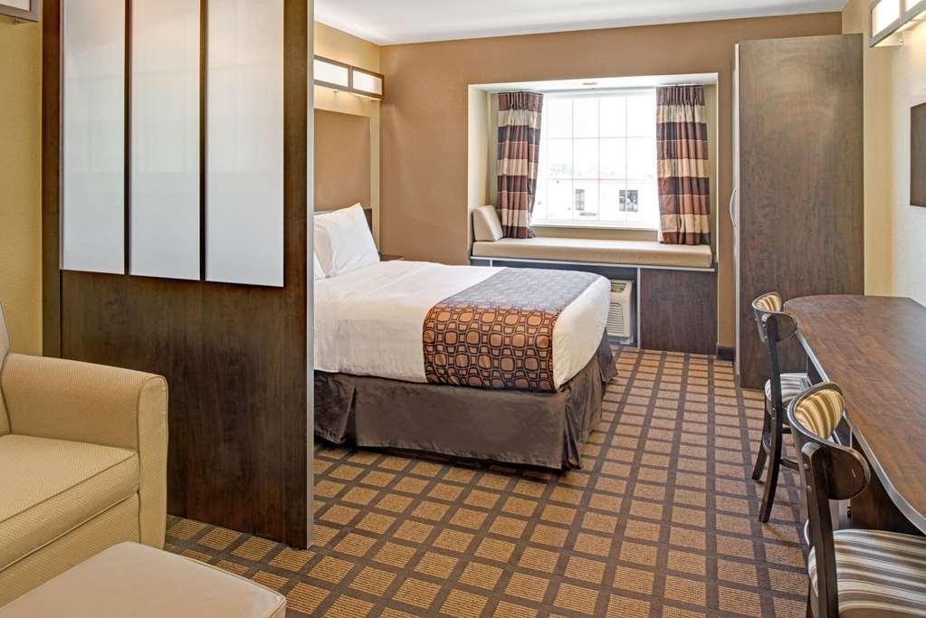 Microtel Inn & Suites By Wyndham Bluffs Council Bluffs Esterno foto