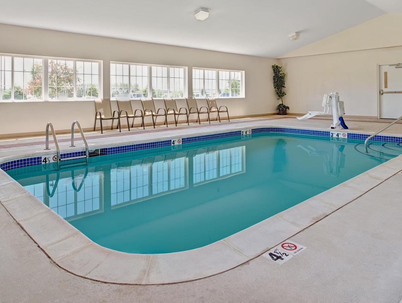 Microtel Inn & Suites By Wyndham Bluffs Council Bluffs Esterno foto