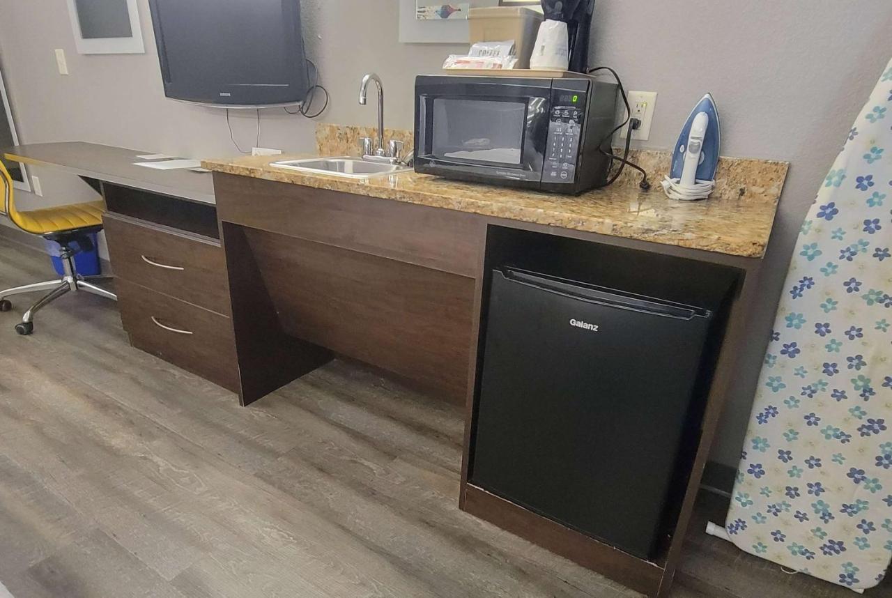 Microtel Inn & Suites By Wyndham Bluffs Council Bluffs Esterno foto