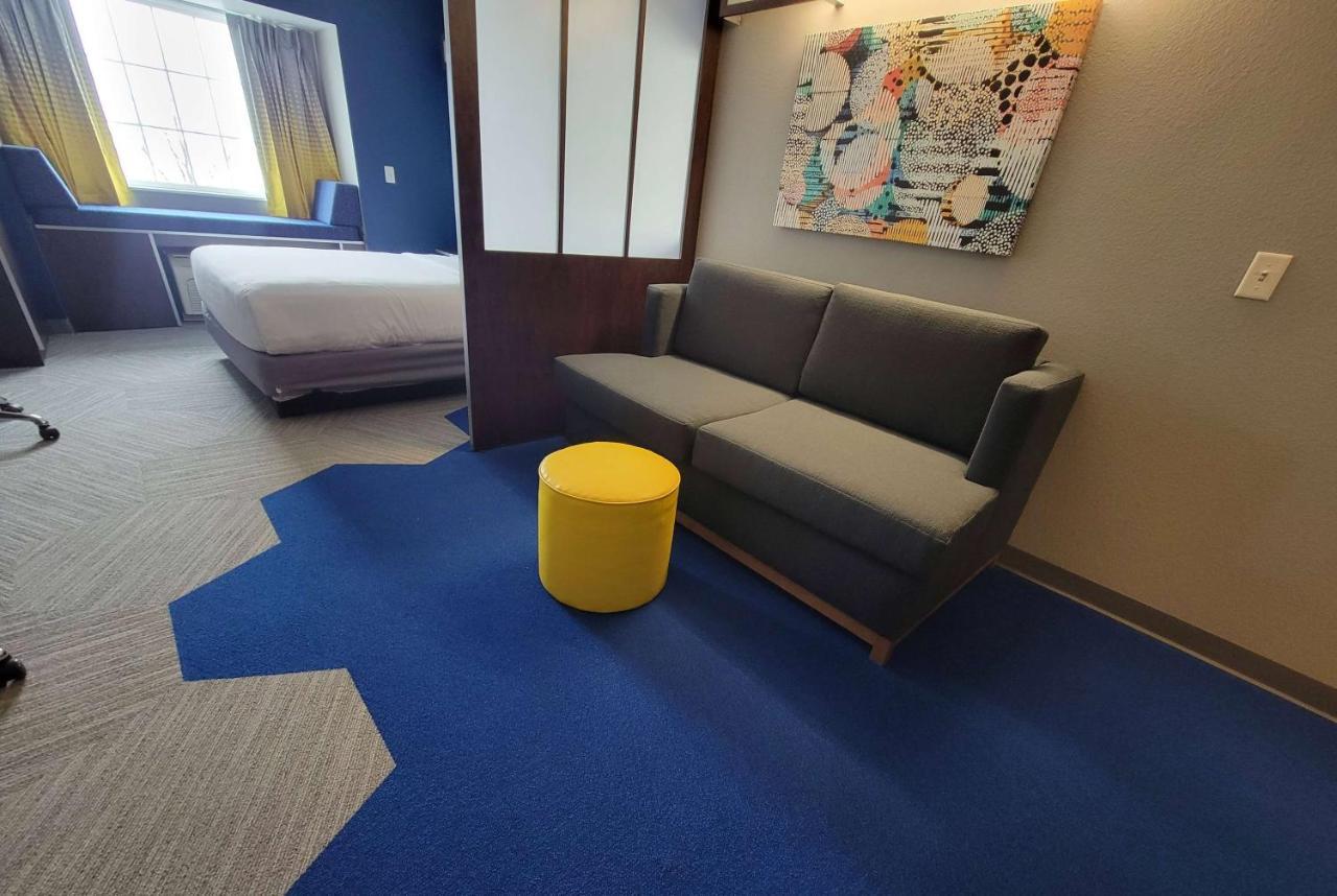 Microtel Inn & Suites By Wyndham Bluffs Council Bluffs Esterno foto