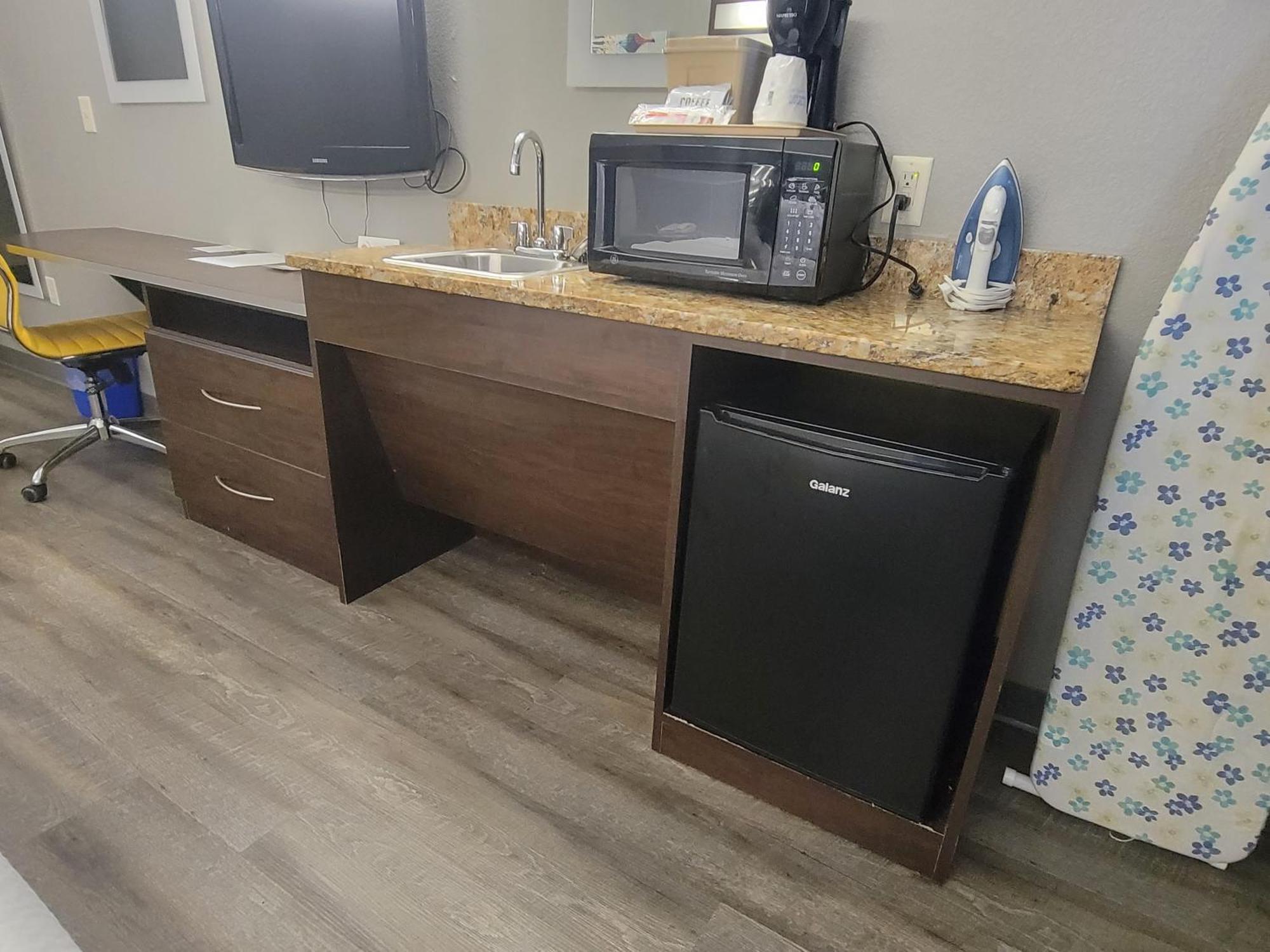 Microtel Inn & Suites By Wyndham Bluffs Council Bluffs Esterno foto