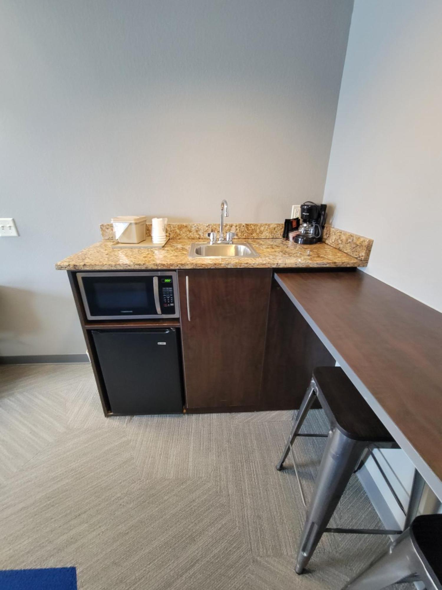 Microtel Inn & Suites By Wyndham Bluffs Council Bluffs Esterno foto