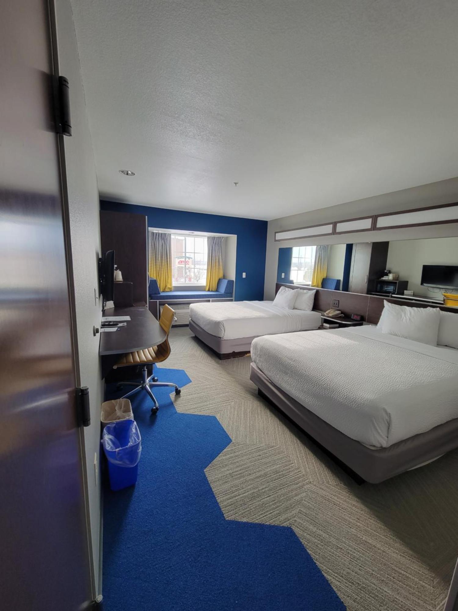 Microtel Inn & Suites By Wyndham Bluffs Council Bluffs Esterno foto