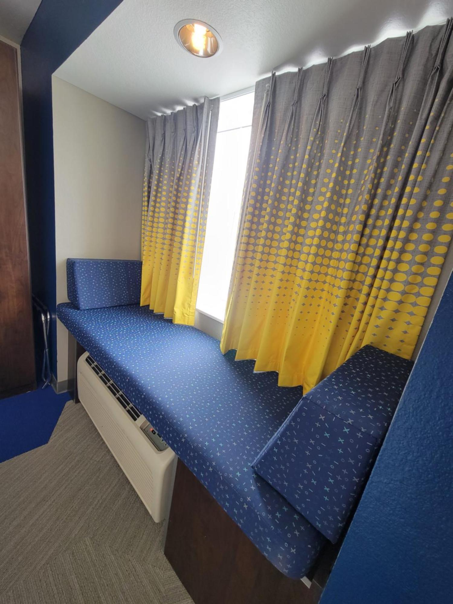 Microtel Inn & Suites By Wyndham Bluffs Council Bluffs Esterno foto