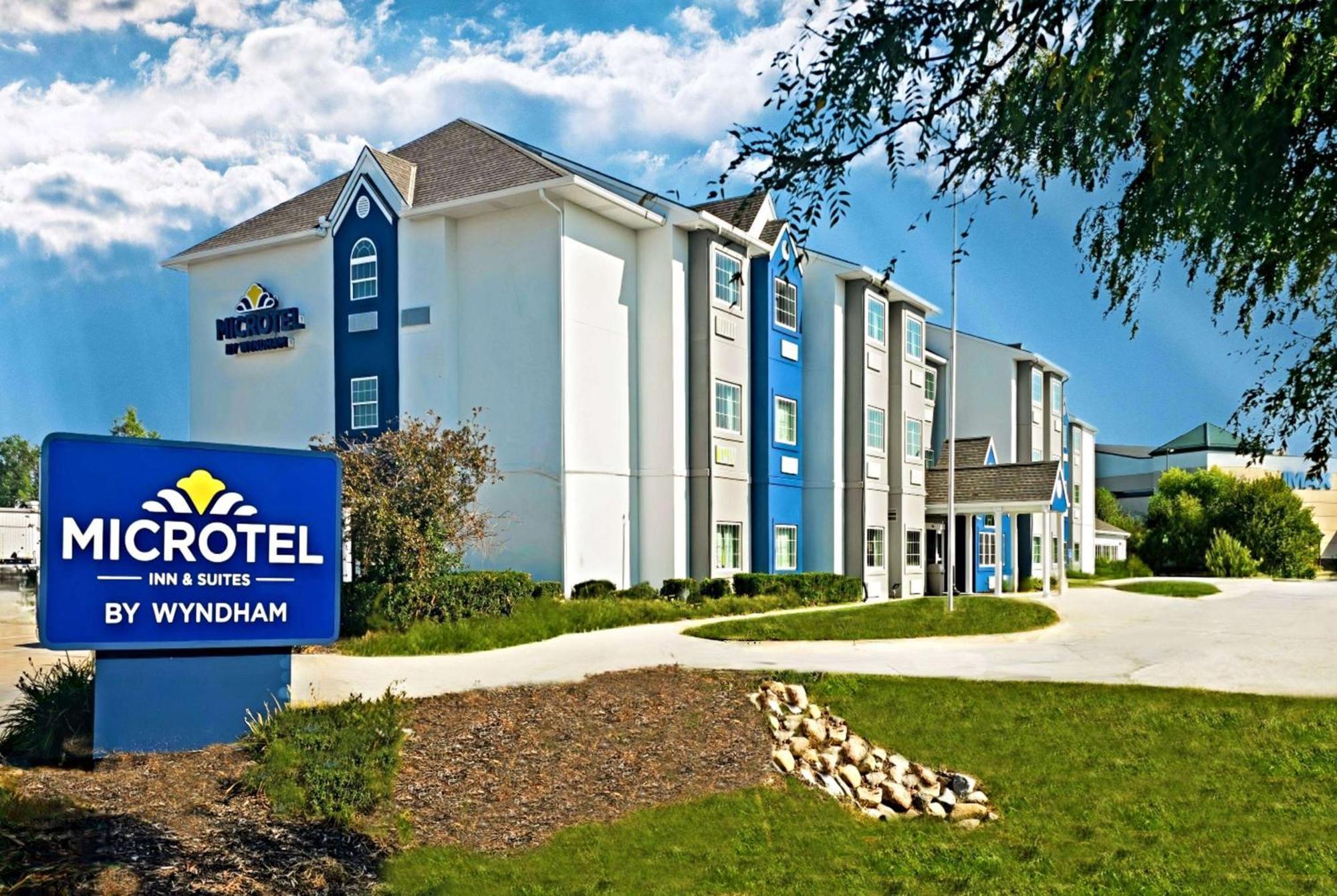 Microtel Inn & Suites By Wyndham Bluffs Council Bluffs Esterno foto
