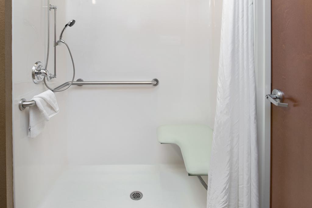 Microtel Inn & Suites By Wyndham Bluffs Council Bluffs Esterno foto